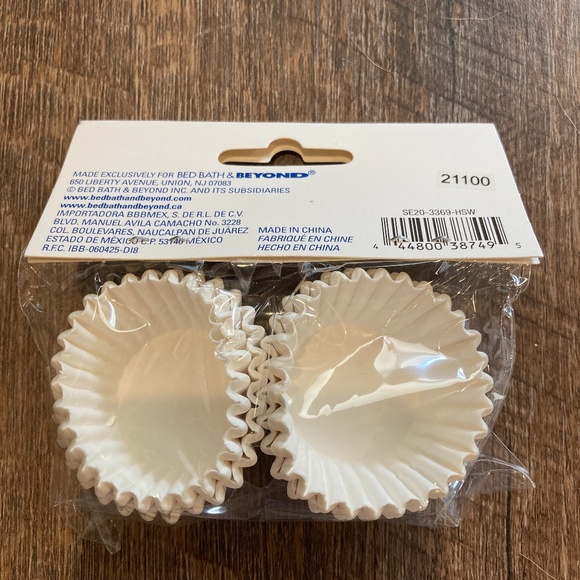 Simply Essential Mini Baking Cups 100 Count, 1.77 in diameter-Brand New! - Picture 2 of 2
